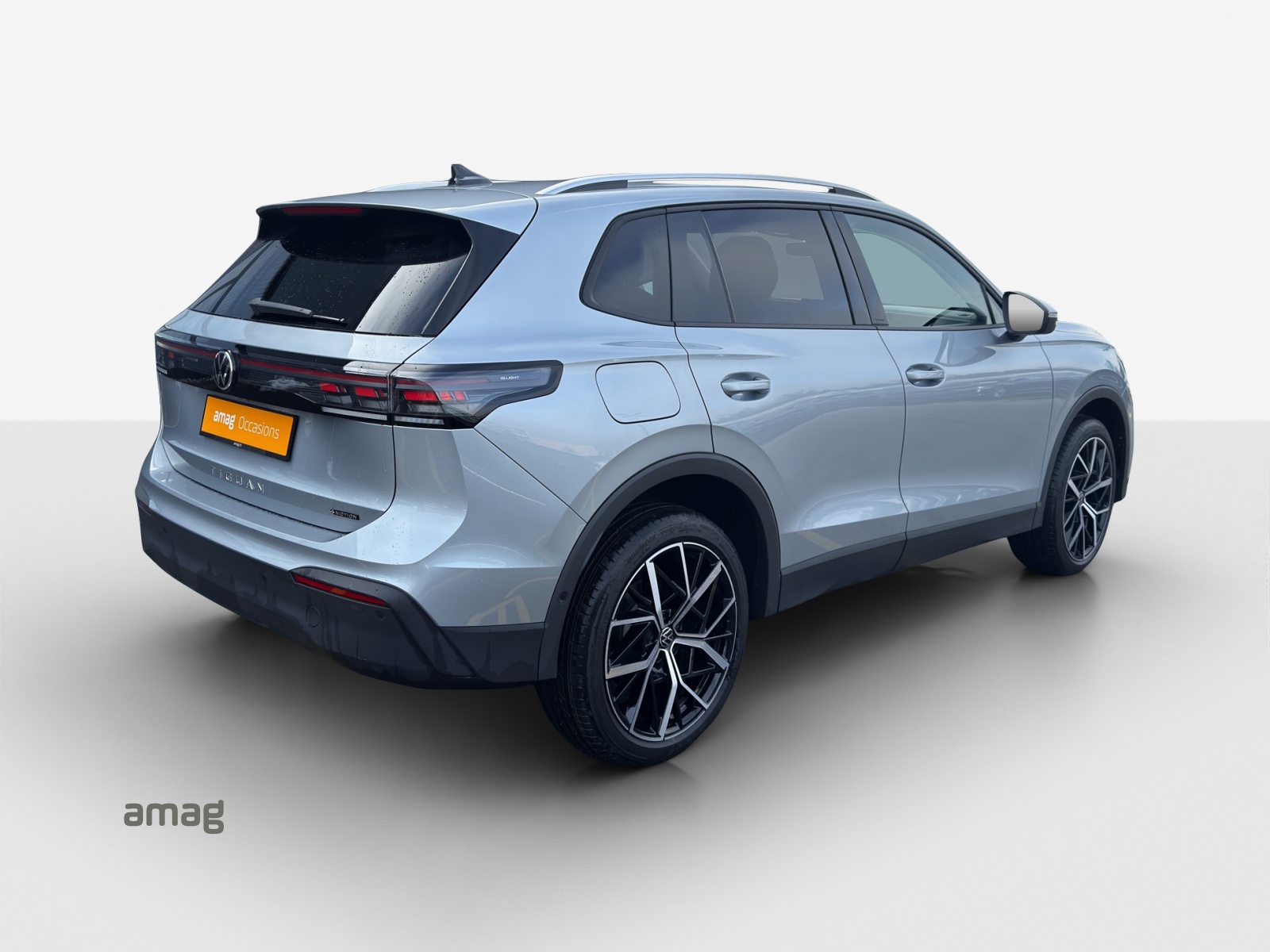 VW Tiguan 2.0 TSI DSG Life 4Motion-image-4