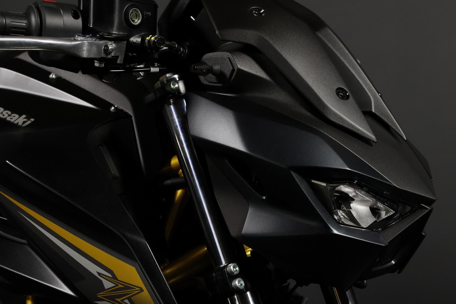 KAWASAKI Z 650 S (50/35 KW) Level 1-showroom-element-3