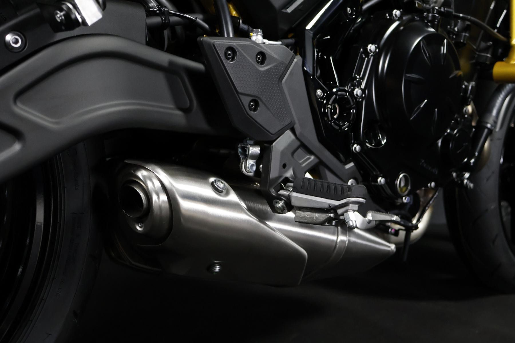 KAWASAKI Z 650 S (50/35 KW) Level 1-image-8