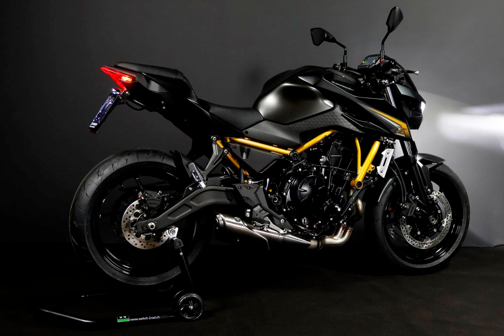 KAWASAKI Z 650 S (50/35 KW) Level 1-image-12