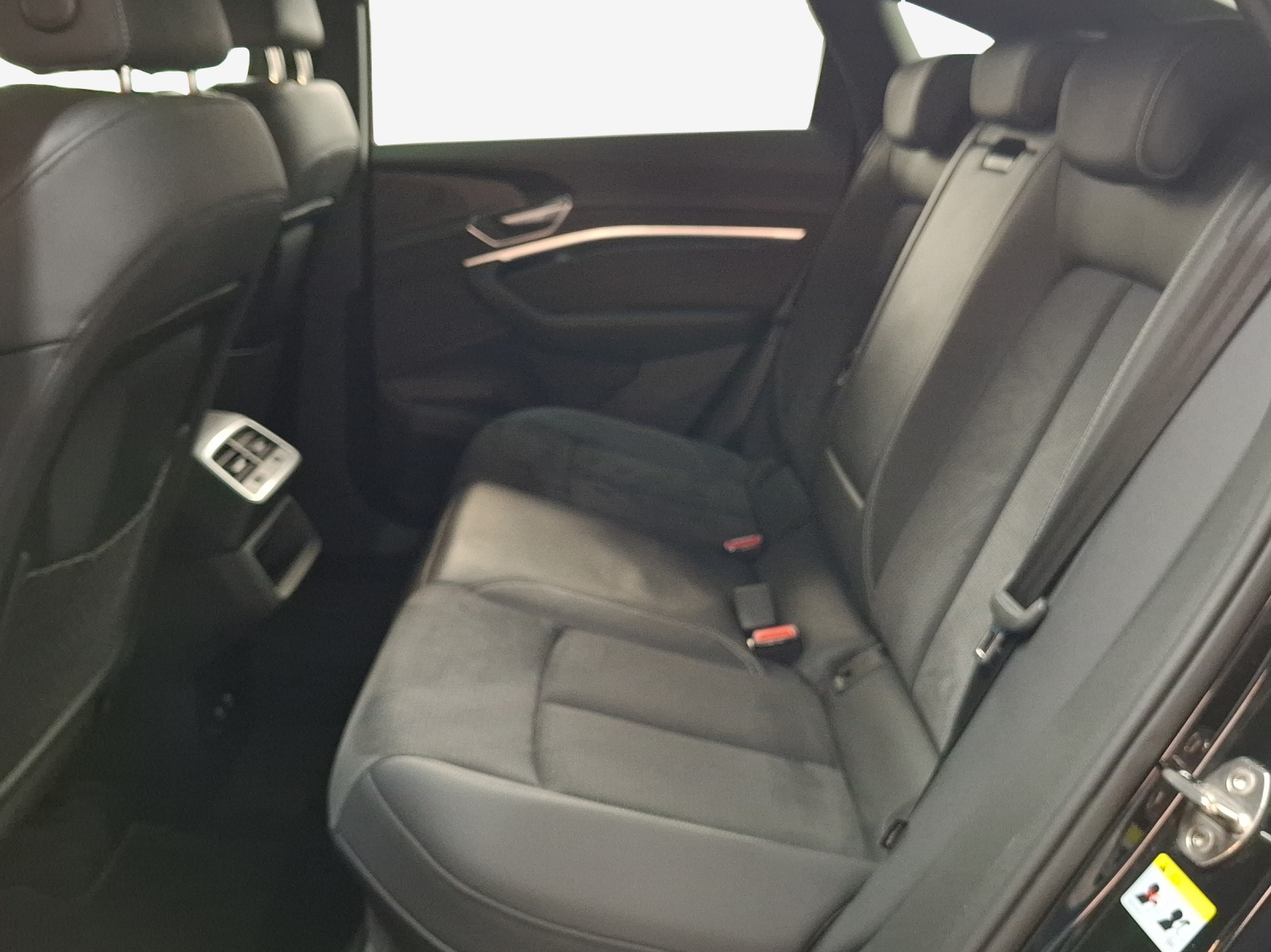 AUDI e-tron 55 Sportback Advanced quattro-image-12