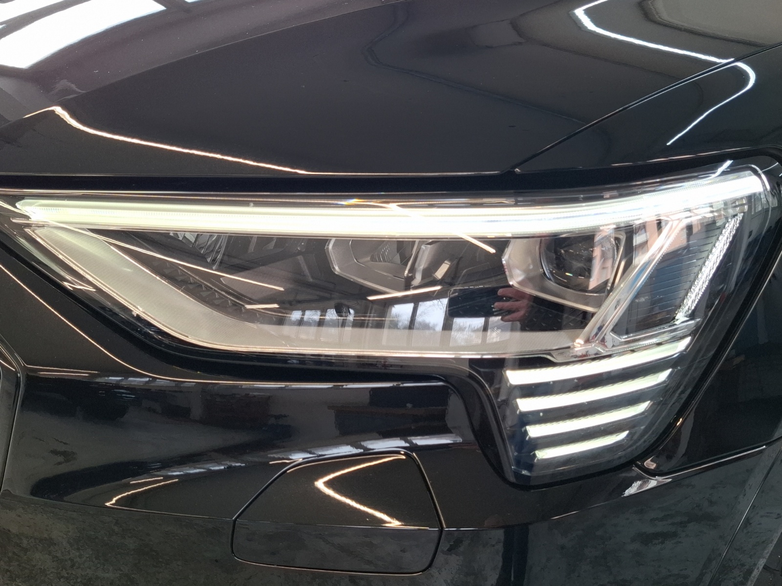 AUDI e-tron 55 Sportback Advanced quattro-image-16