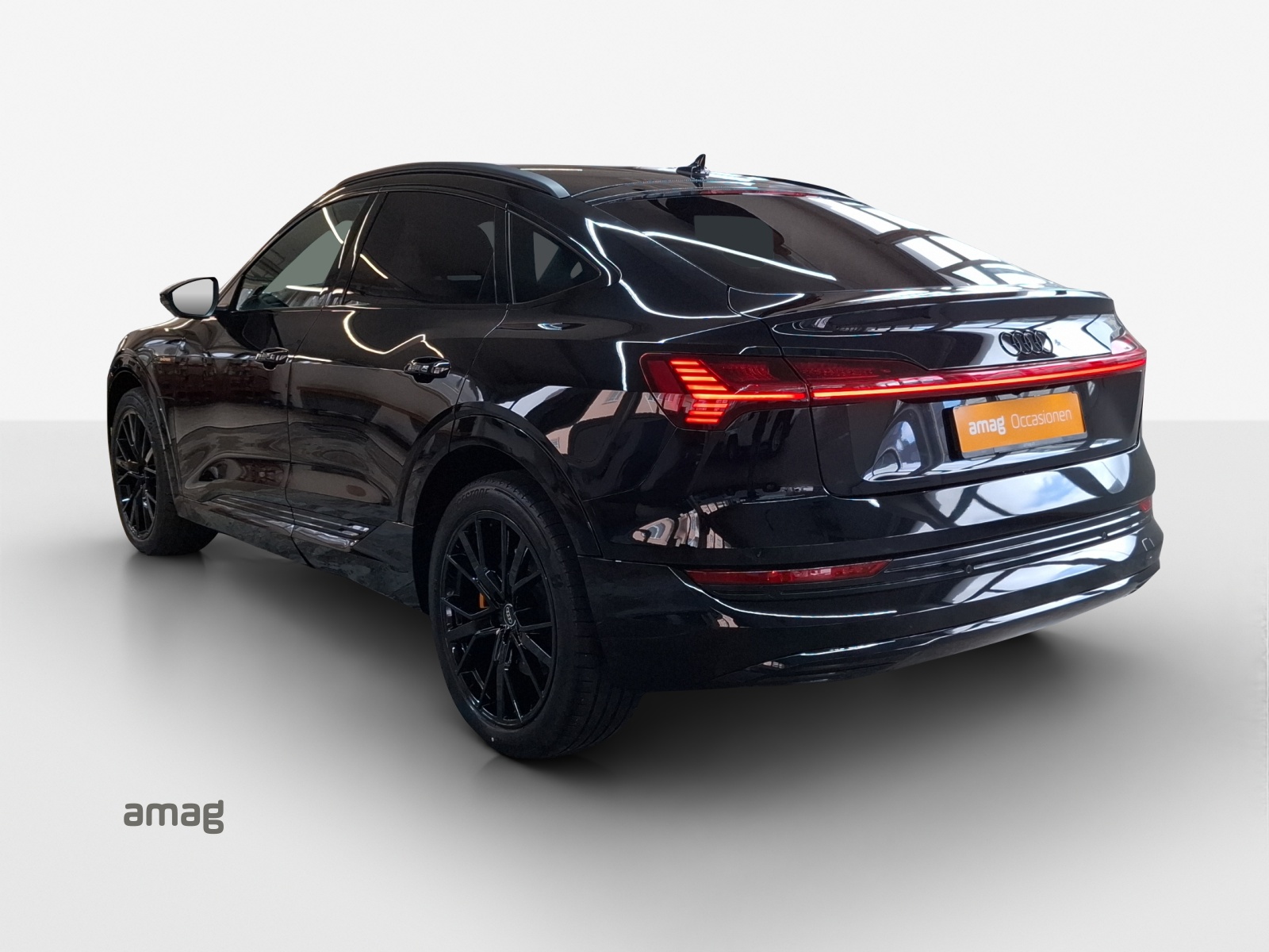 AUDI e-tron 55 Sportback Advanced quattro-image-2