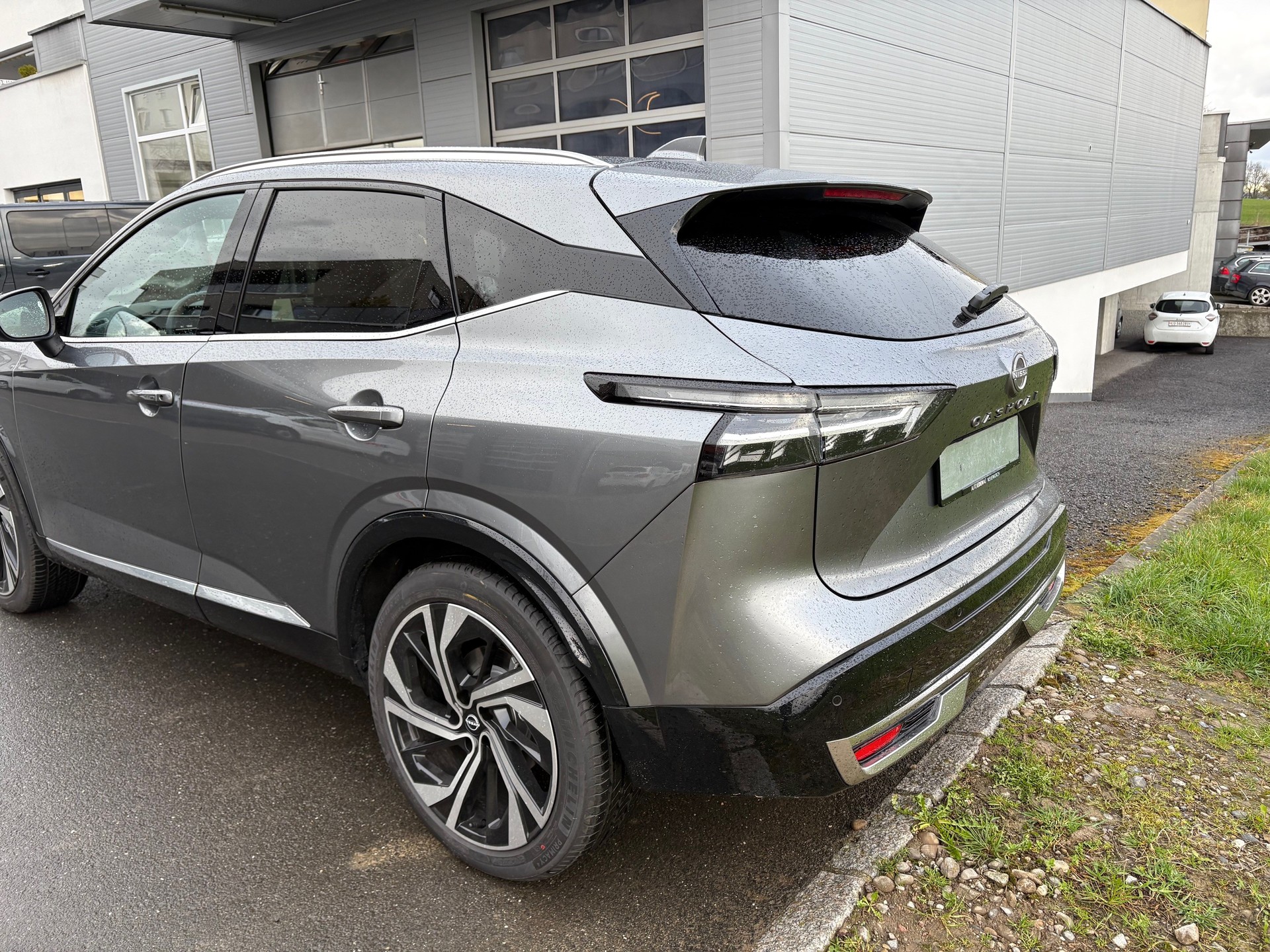 NISSAN Qashqai 1.3 DIG-T MHEV Tekna+ Xtronic 4x4-image-2