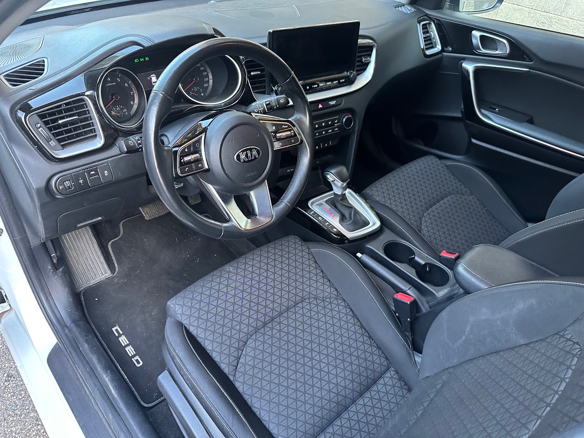 KIA Ceed 1.5 T-GDi Power DCT-image-6