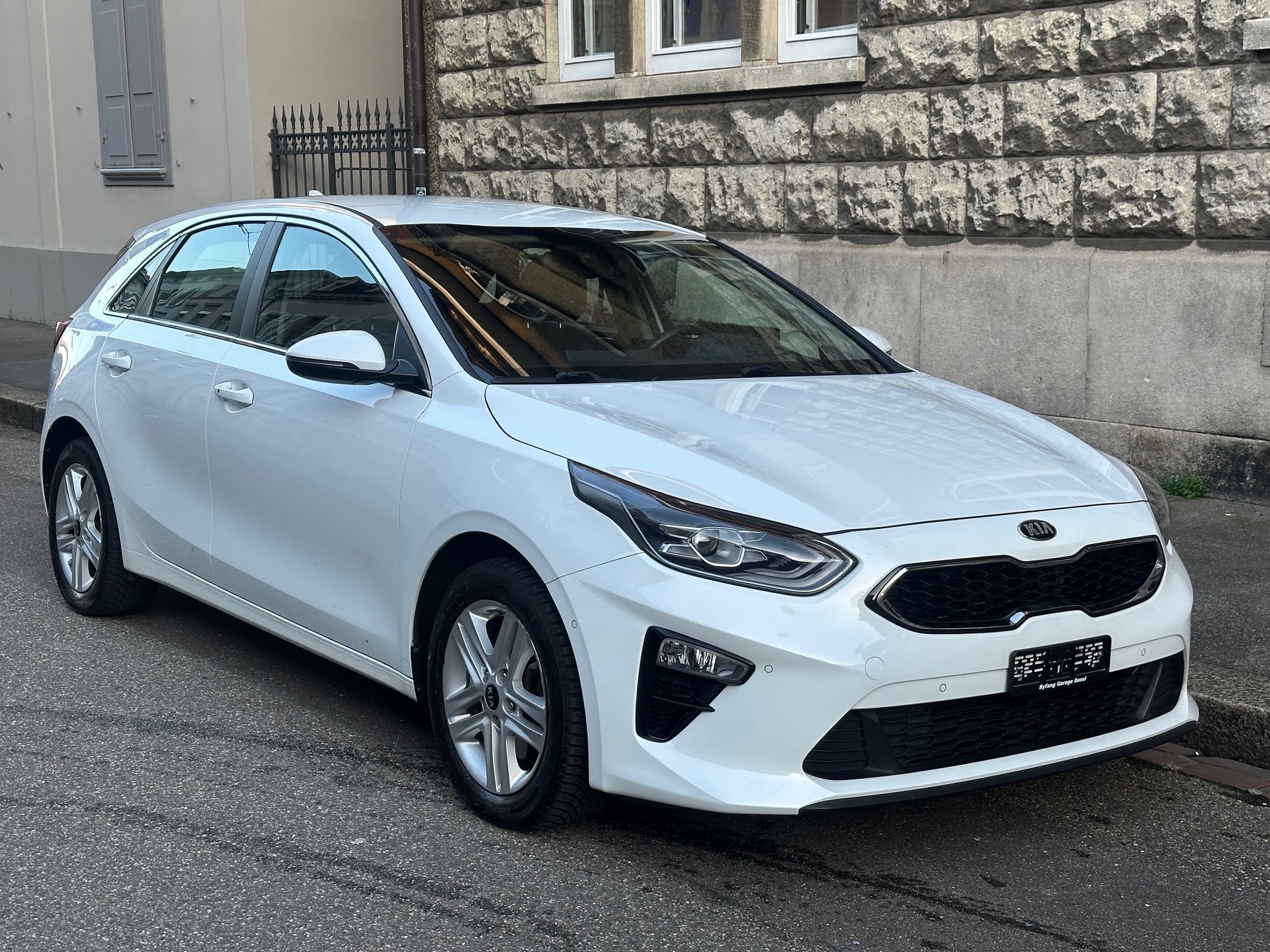 KIA Ceed 1.5 T-GDi Power DCT-image-2