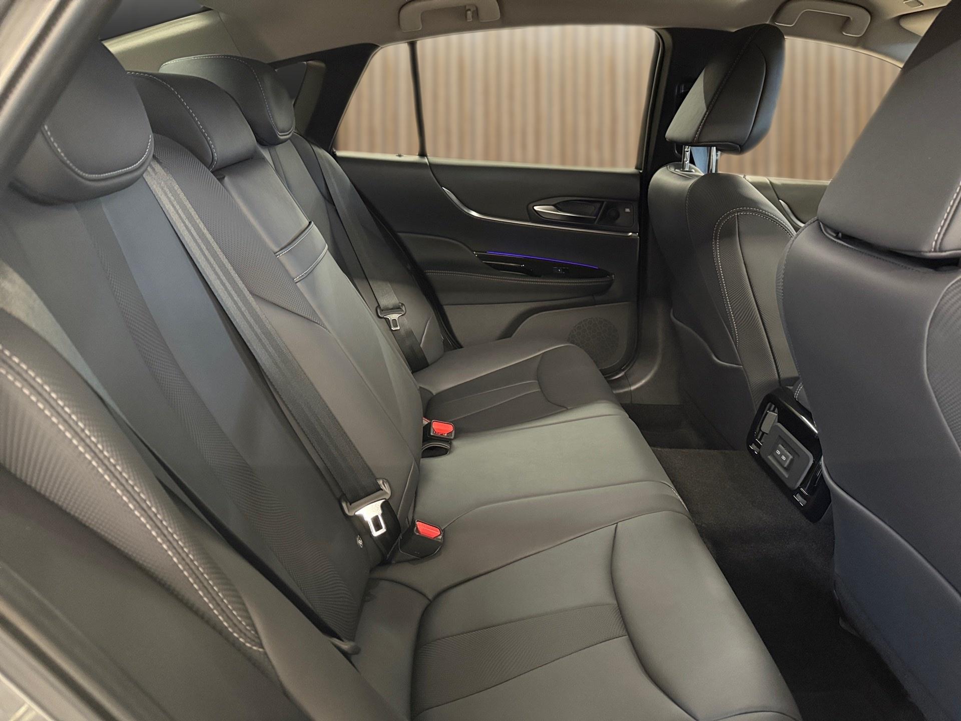 TOYOTA Mirai Fuel Cell Premium-image-14