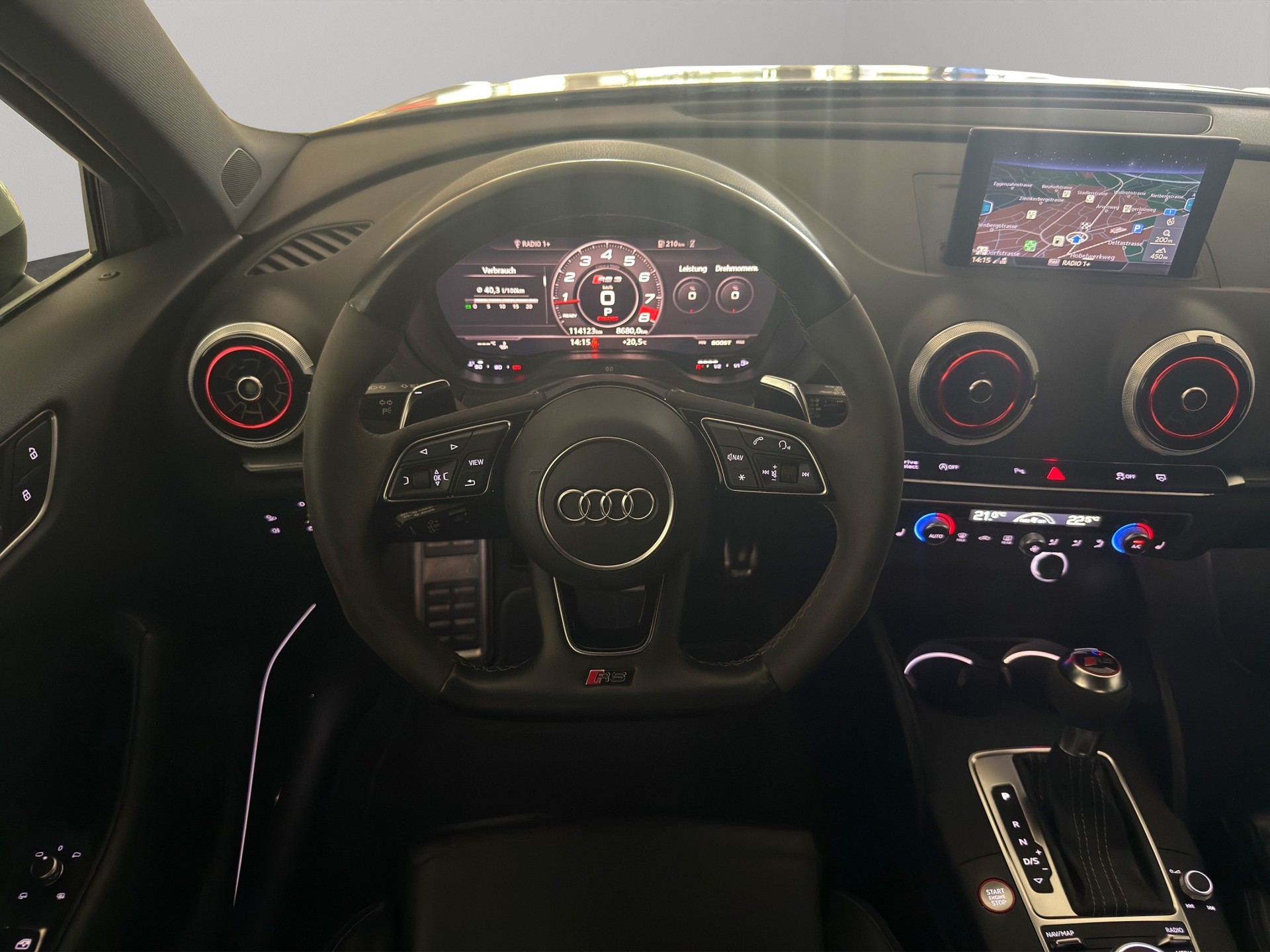 AUDI RS3 Sportback 2.5 TSI quattro S-tronic APR 555PS-image-14
