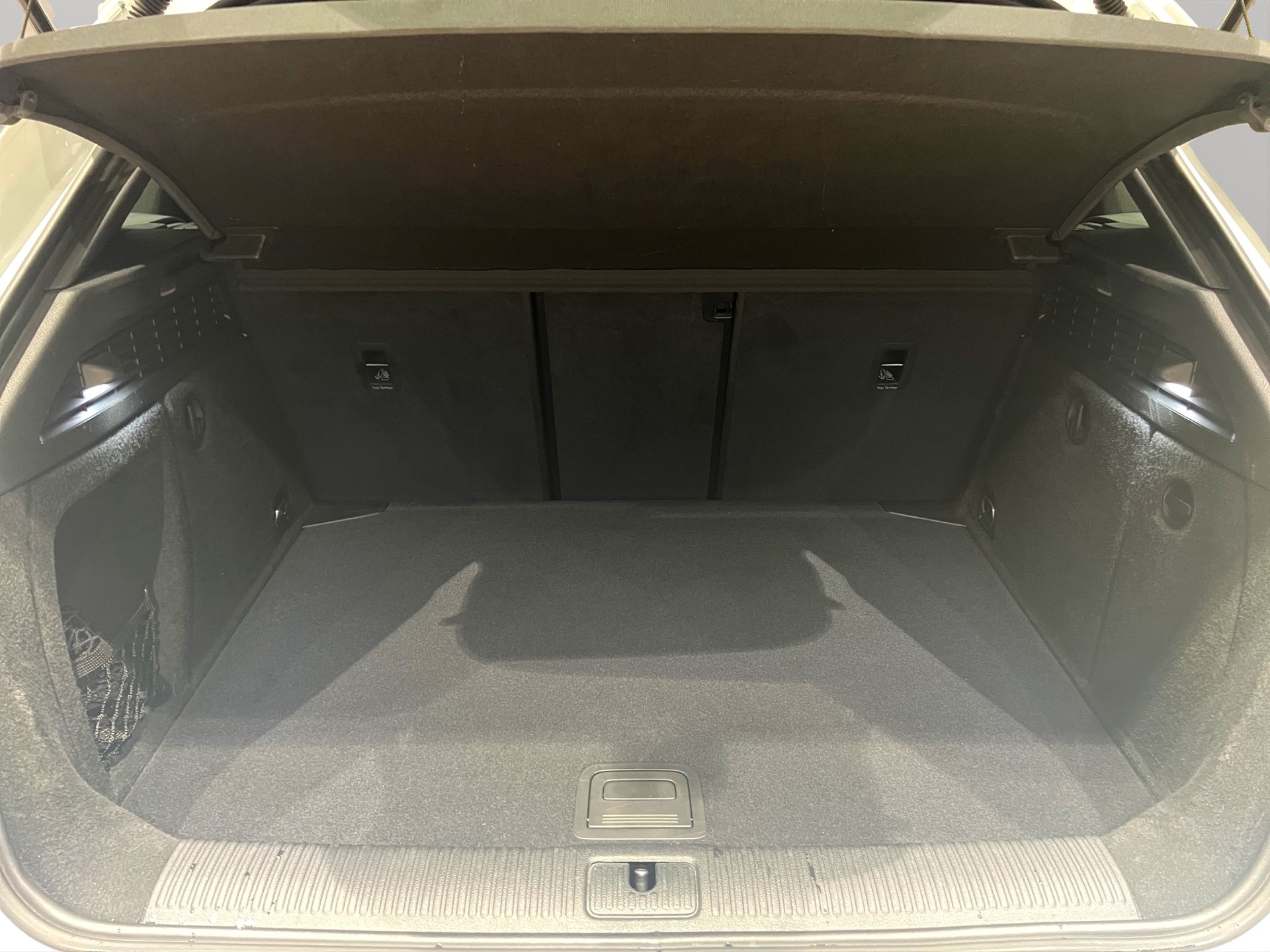 AUDI RS3 Sportback 2.5 TSI quattro S-tronic APR 555PS-image-24