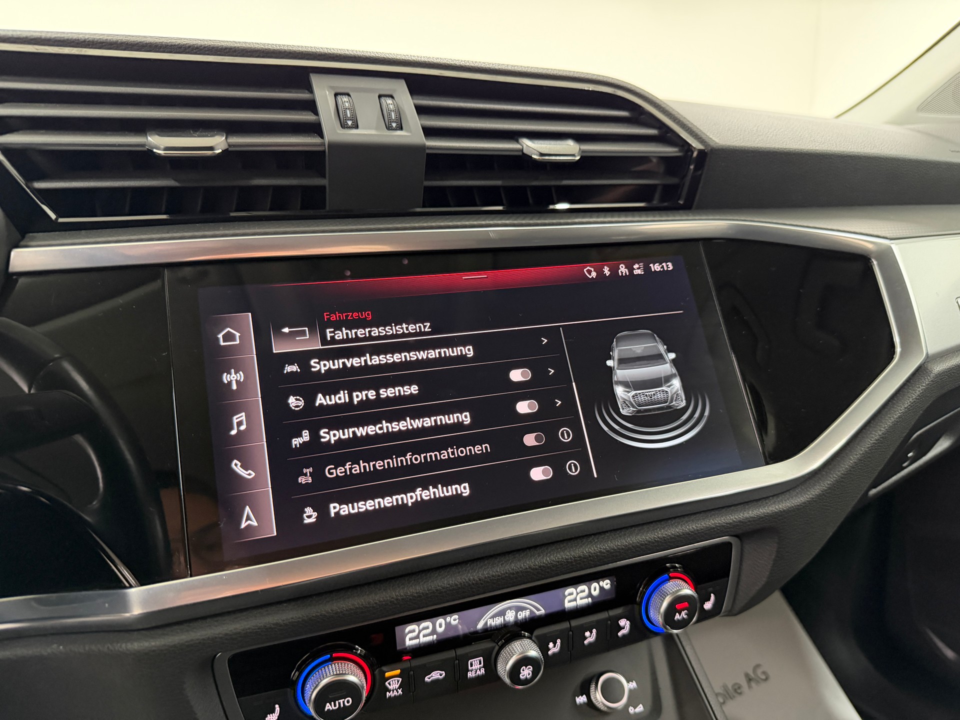 AUDI Q3 Sportback 35 TFSI S line Dew Silver Attraction S-tronic-image-13
