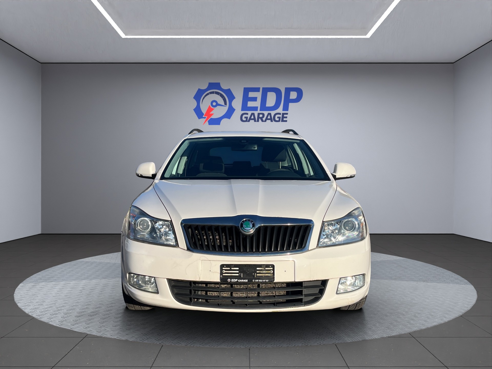 SKODA Octavia Combi 2.0 TDI Ambition 4x4 DSG-image-2