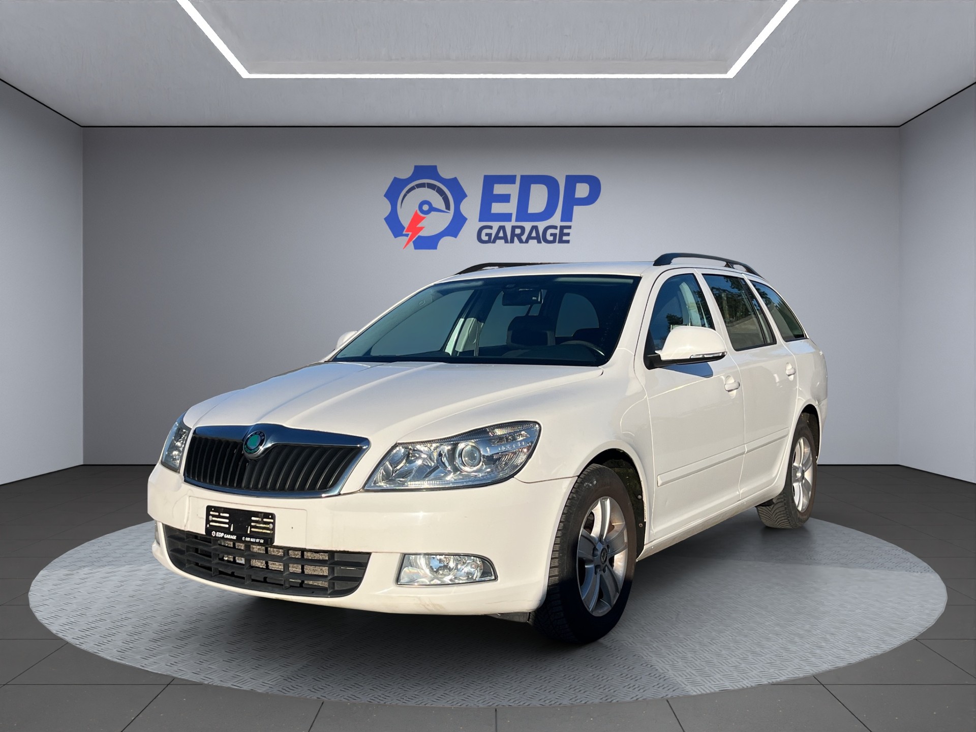SKODA Octavia Combi 2.0 TDI Ambition 4x4 DSG-image-1