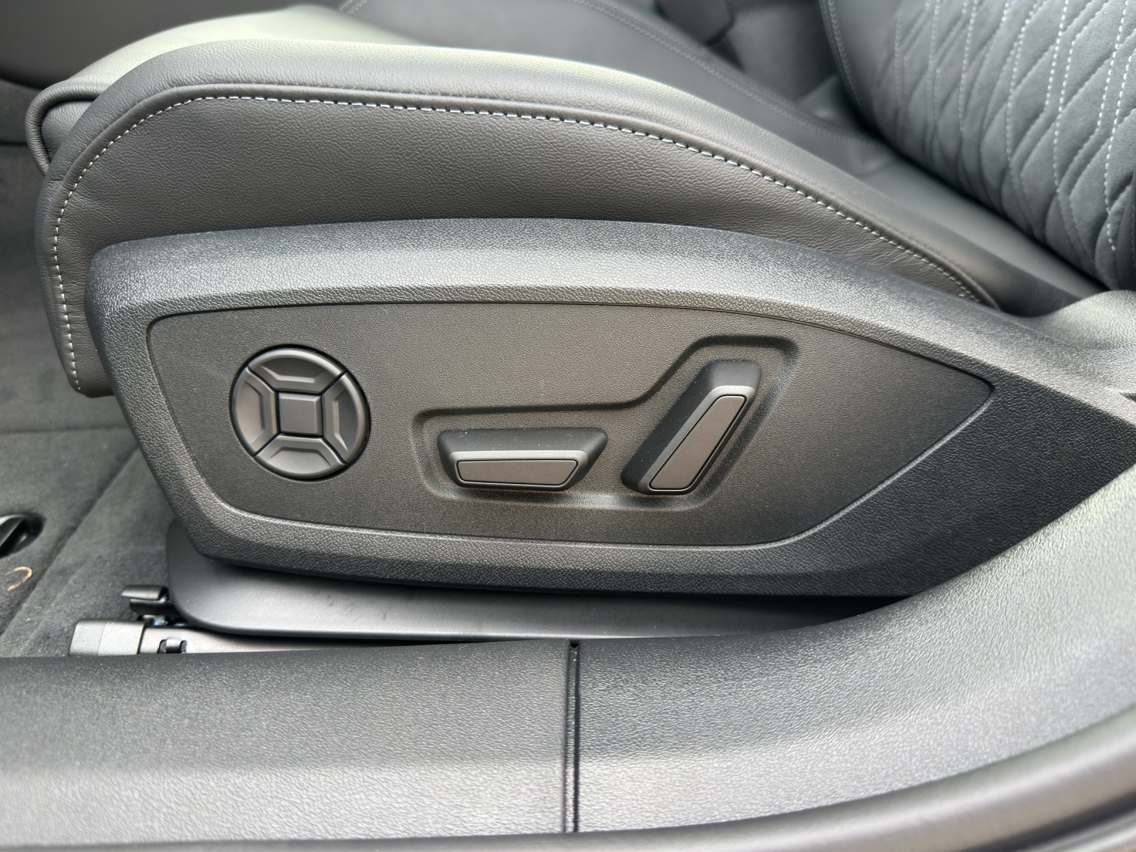 AUDI A6 Avant e-hybrid quattro 220 kW S tronic-image-15