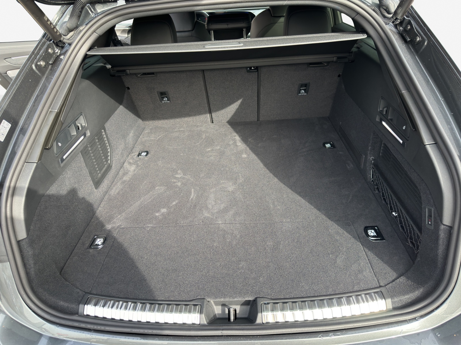 AUDI A6 Avant e-hybrid quattro 220 kW S tronic-image-12