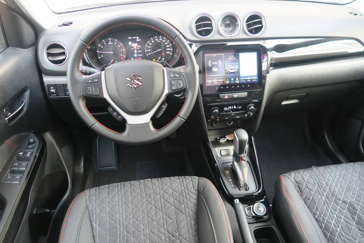 SUZUKI Vitara 1.4 T Black Edition Top Hybrid 4x4-image-4