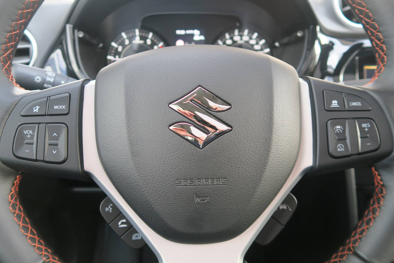 SUZUKI Vitara 1.4 T Black Edition Top Hybrid 4x4-image-5