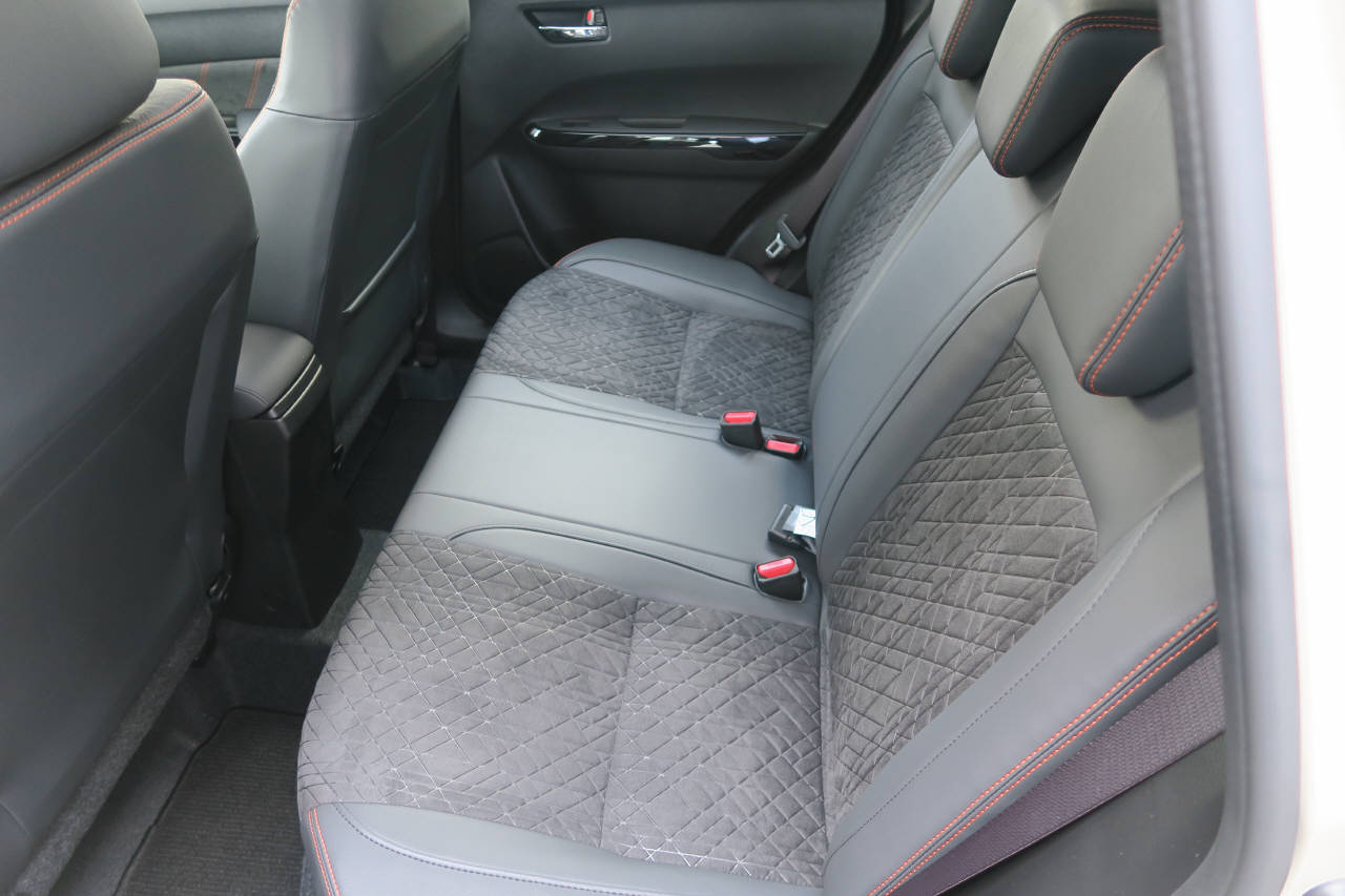 SUZUKI Vitara 1.4 T Black Edition Top Hybrid 4x4-image-14