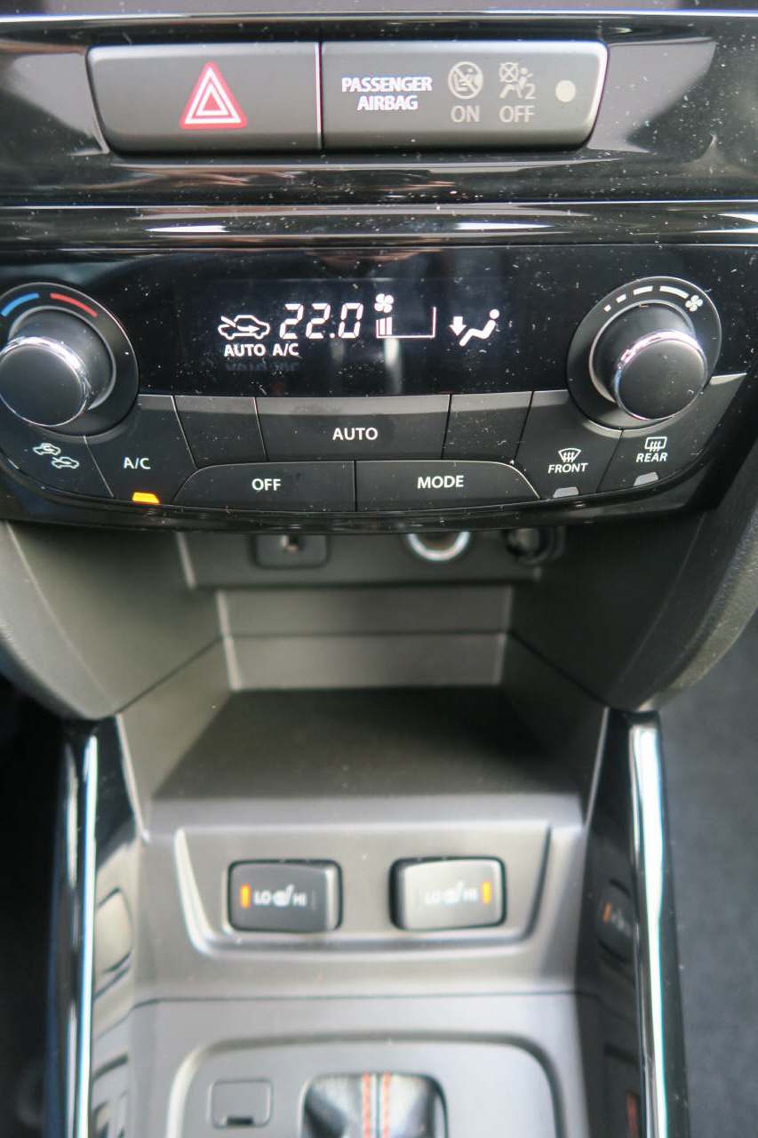 SUZUKI Vitara 1.4 T Black Edition Top Hybrid 4x4-image-12