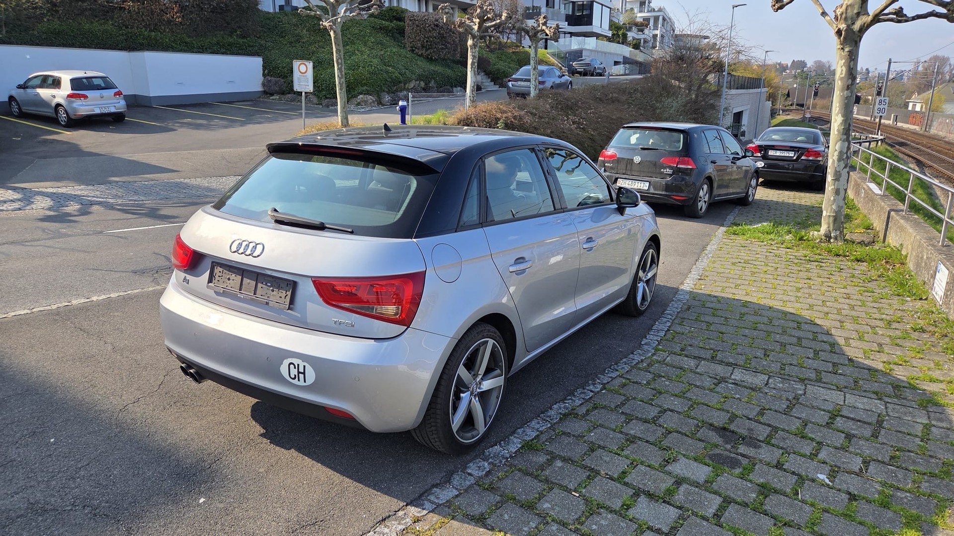 AUDI A1 Sportback 1.4 TFSI Ambition S-tronic-image-2