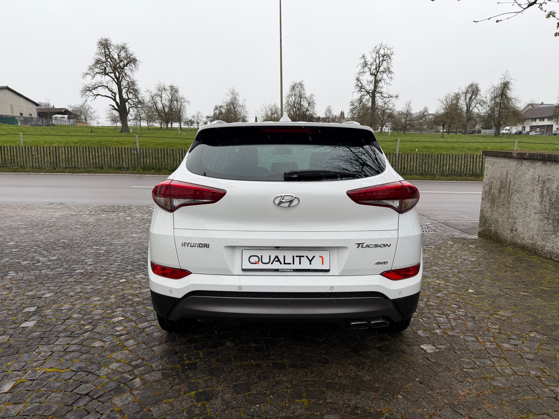 HYUNDAI Tucson 2.0 CRDI Plena 4WD Automatic / 1 Hand /Frisch ab MFK /Frisch ab Service / 36 Monate Garantie exkl. /8 Fach /Navi /Xenon-image-5