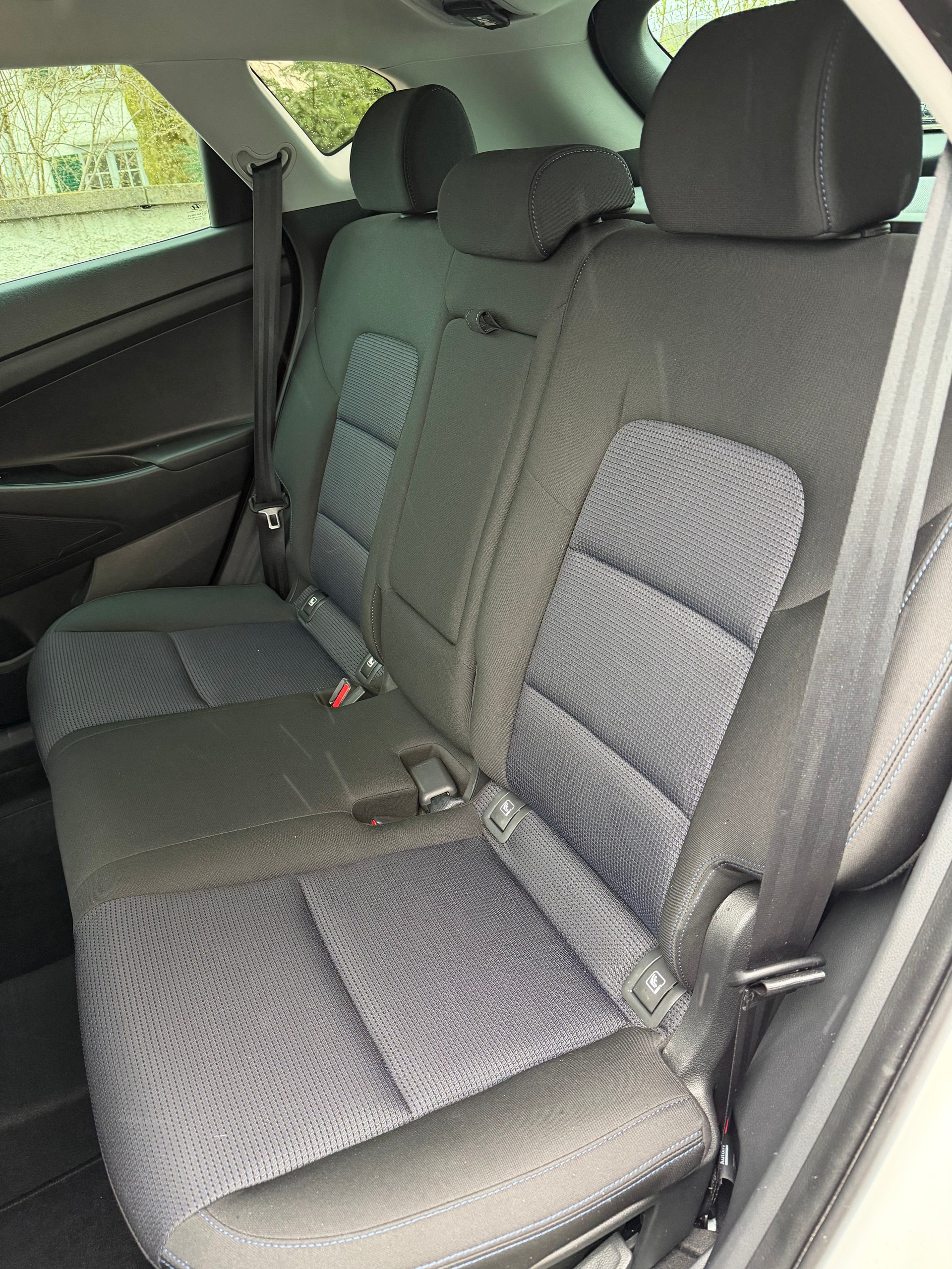 HYUNDAI Tucson 2.0 CRDI Plena 4WD Automatic / 1 Hand /Frisch ab MFK /Frisch ab Service / 36 Monate Garantie exkl. /8 Fach /Navi /Xenon-image-12