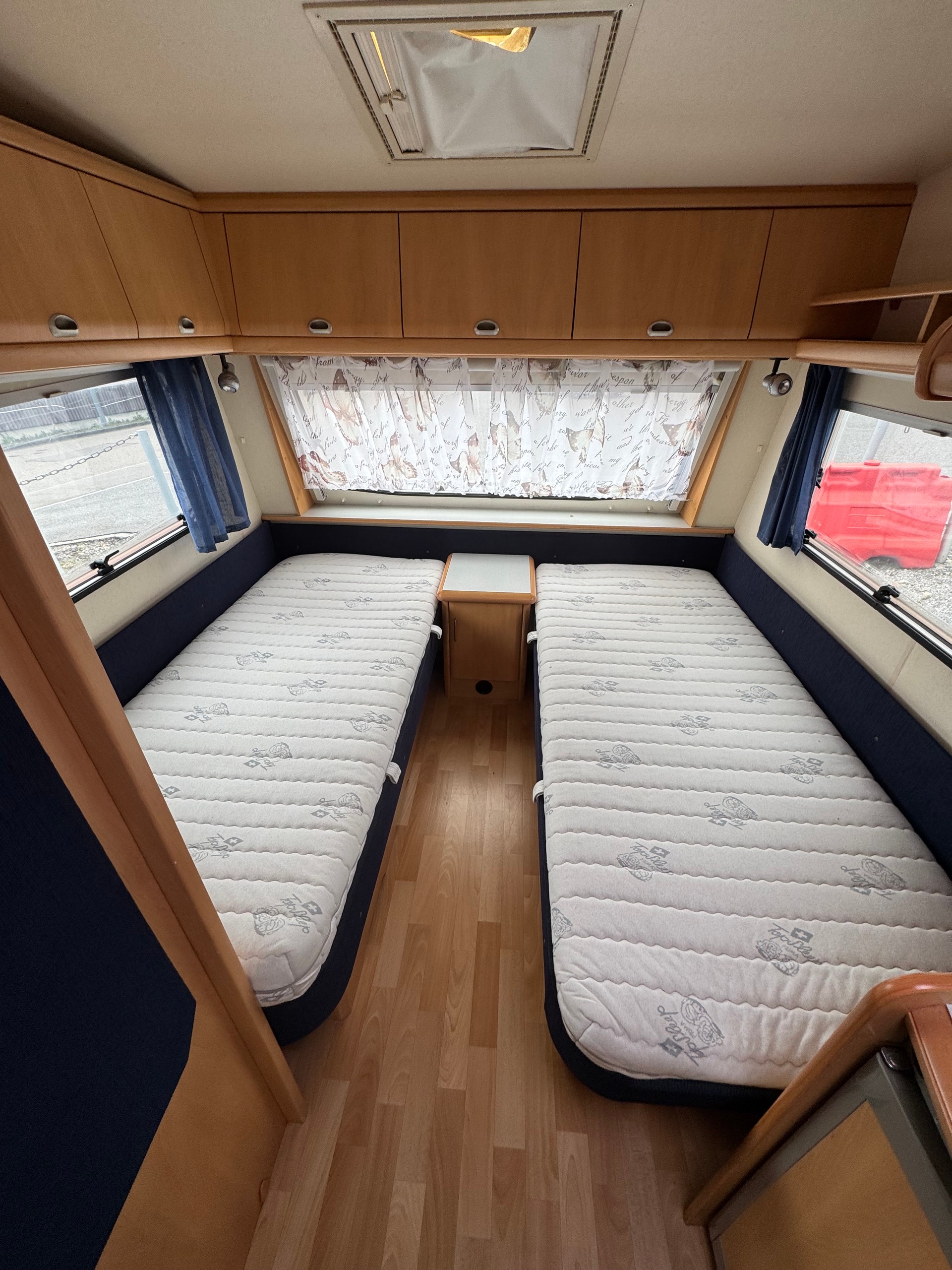 HOBBY De Luxe Easy - 2 x Einzelbett längst - Vorzeit & Markise - Sat-image-13