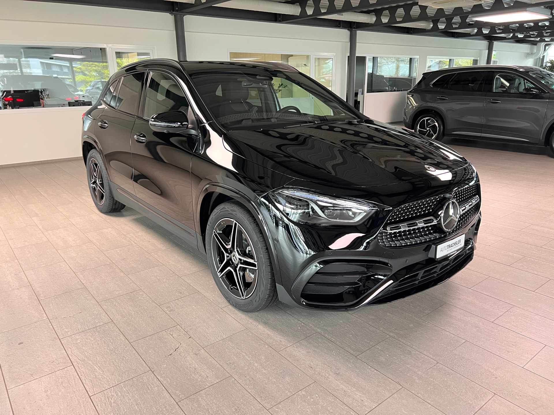 MERCEDES-BENZ GLA 250 4Matic 8G-DCT Swiss Star-image-2