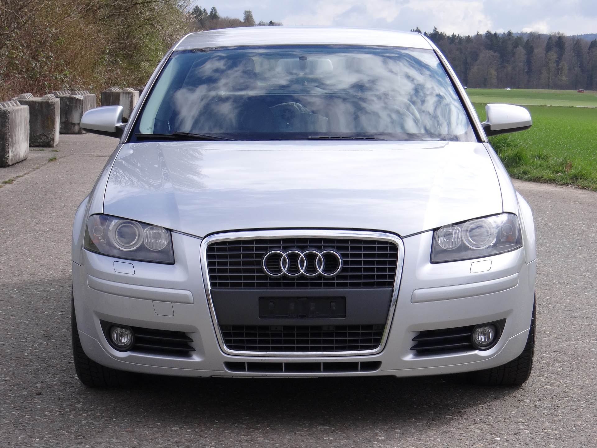 AUDI A3 Sportback 1.6 FSI Attraction-image-2