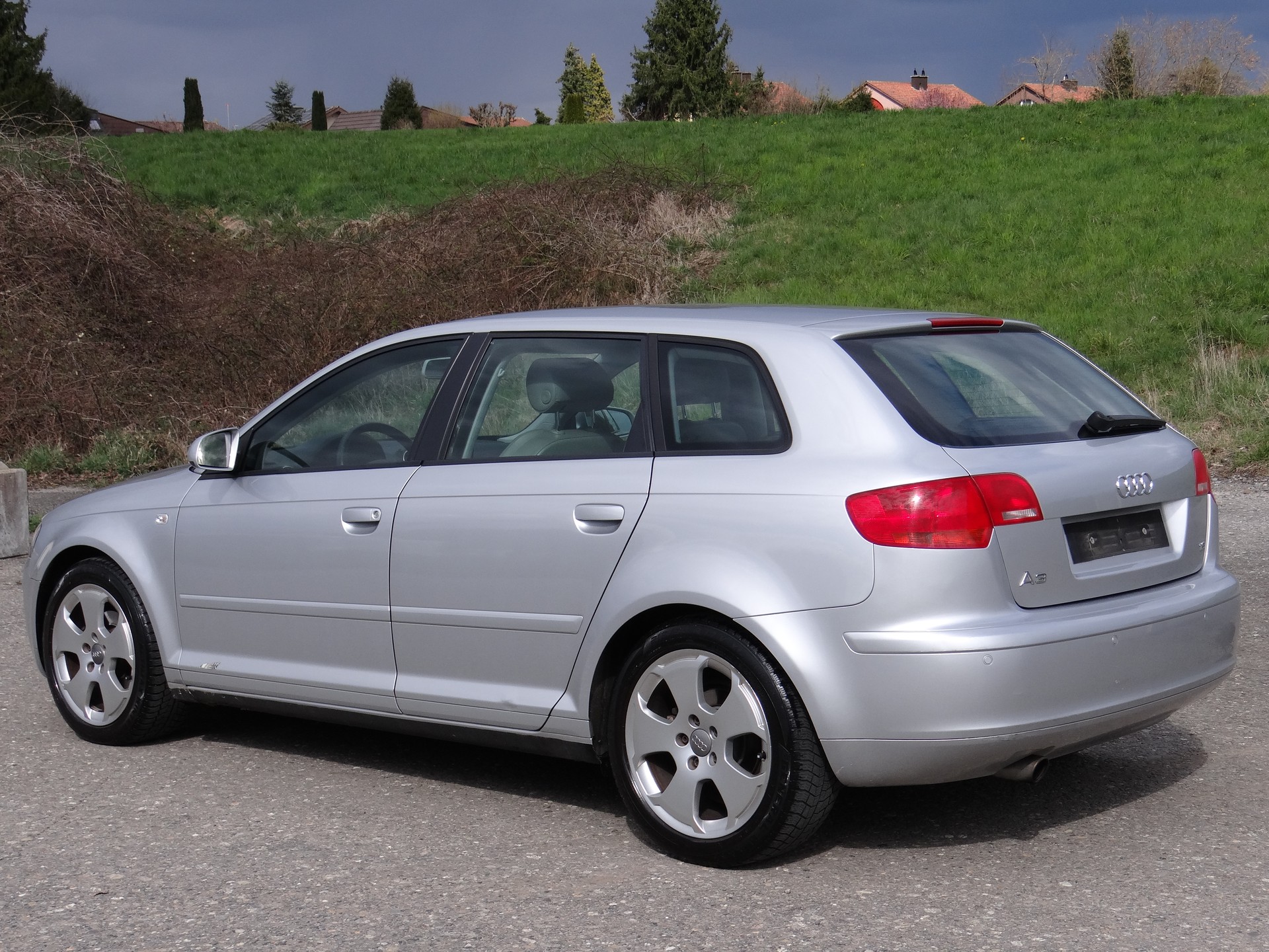 AUDI A3 Sportback 1.6 FSI Attraction-image-6