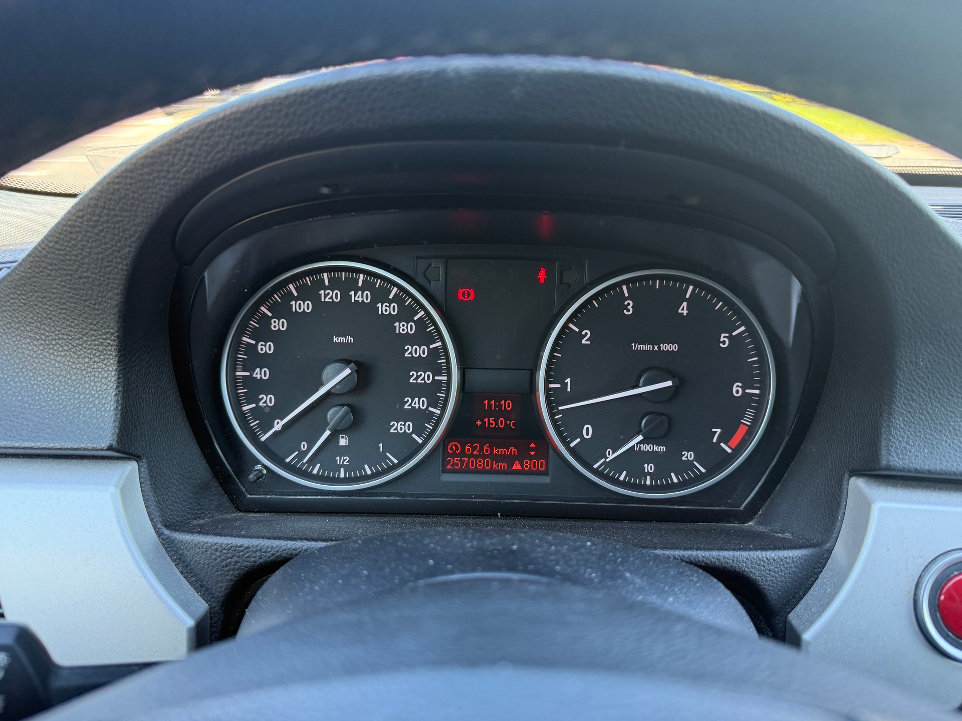 BMW 318i Touring Dynamic Edition Steptronic-image-11