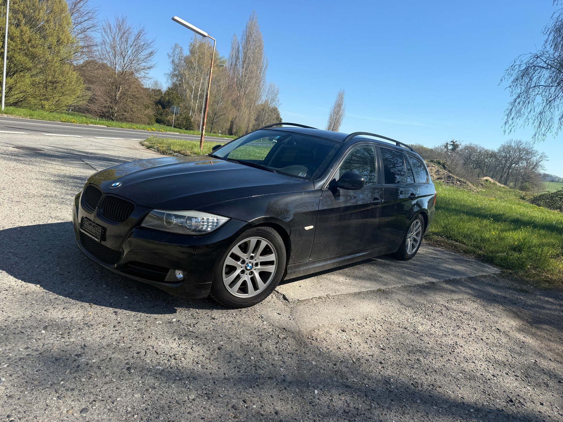 BMW 318i Touring Dynamic Edition Steptronic-image-2
