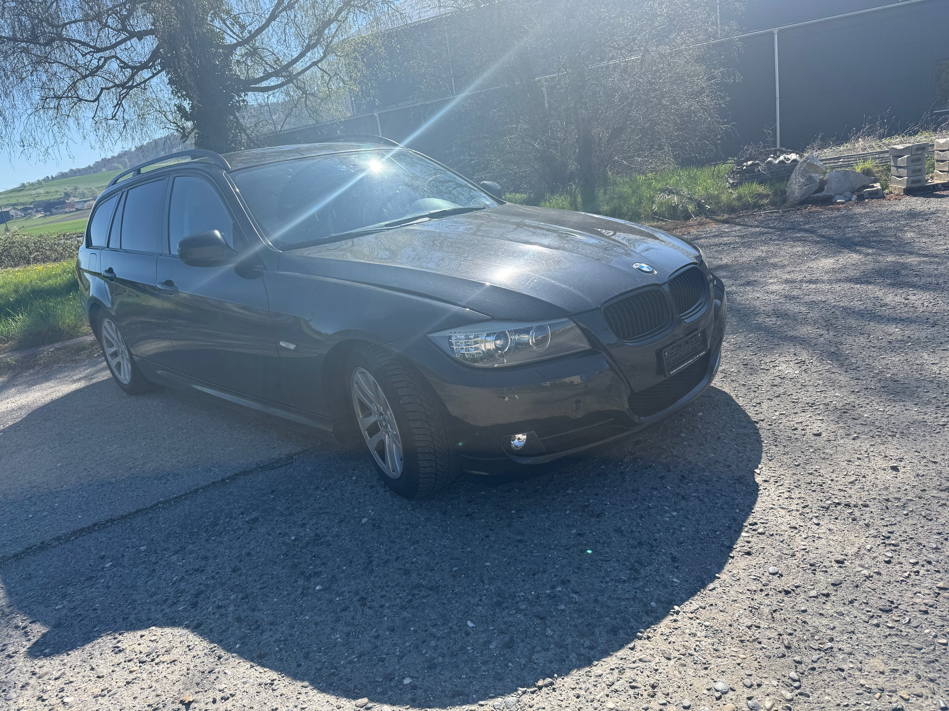 BMW 318i Touring Dynamic Edition Steptronic-image-1