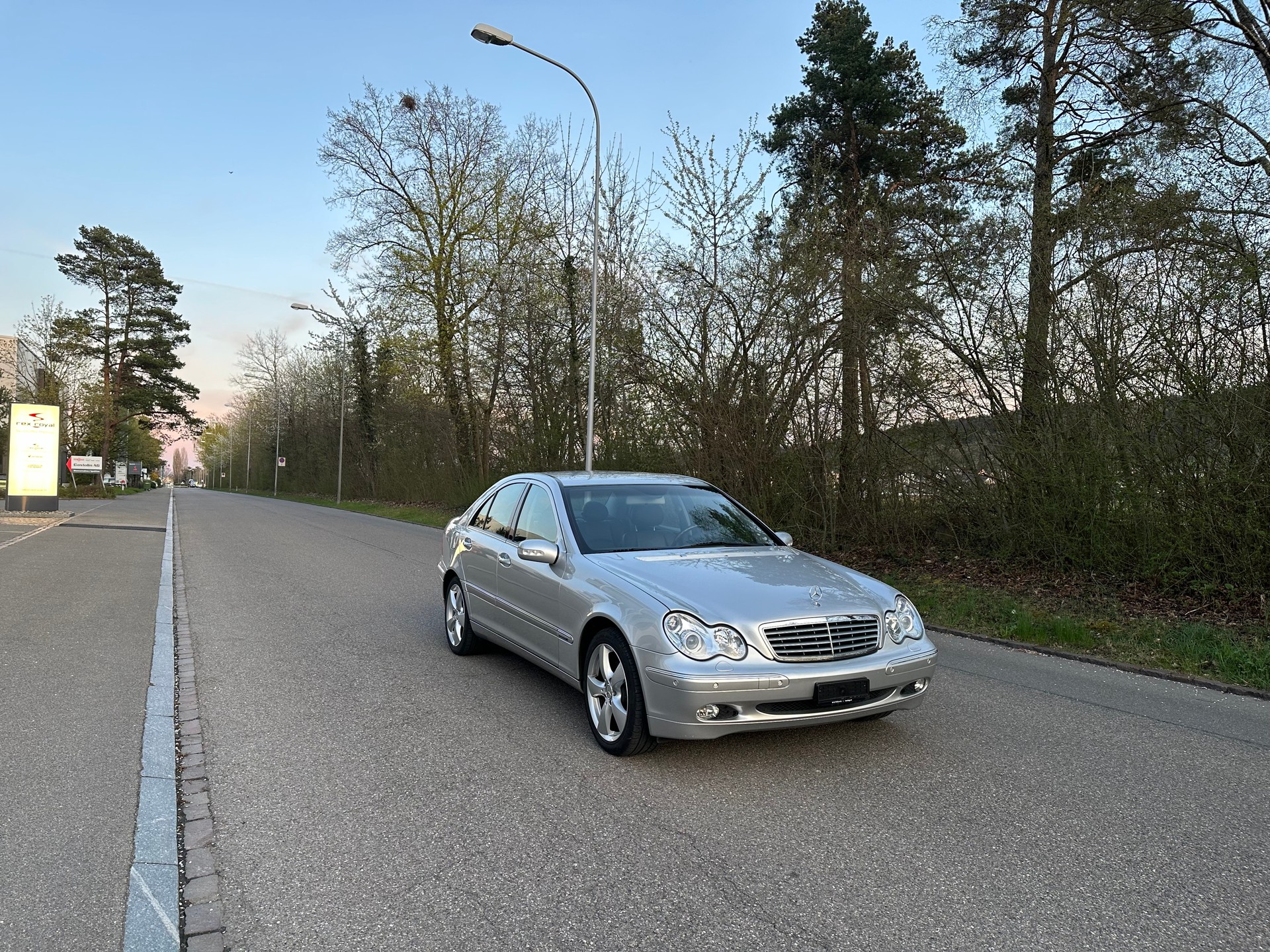 MERCEDES-BENZ C 240 Elégance 4Matic Automatic-image-2