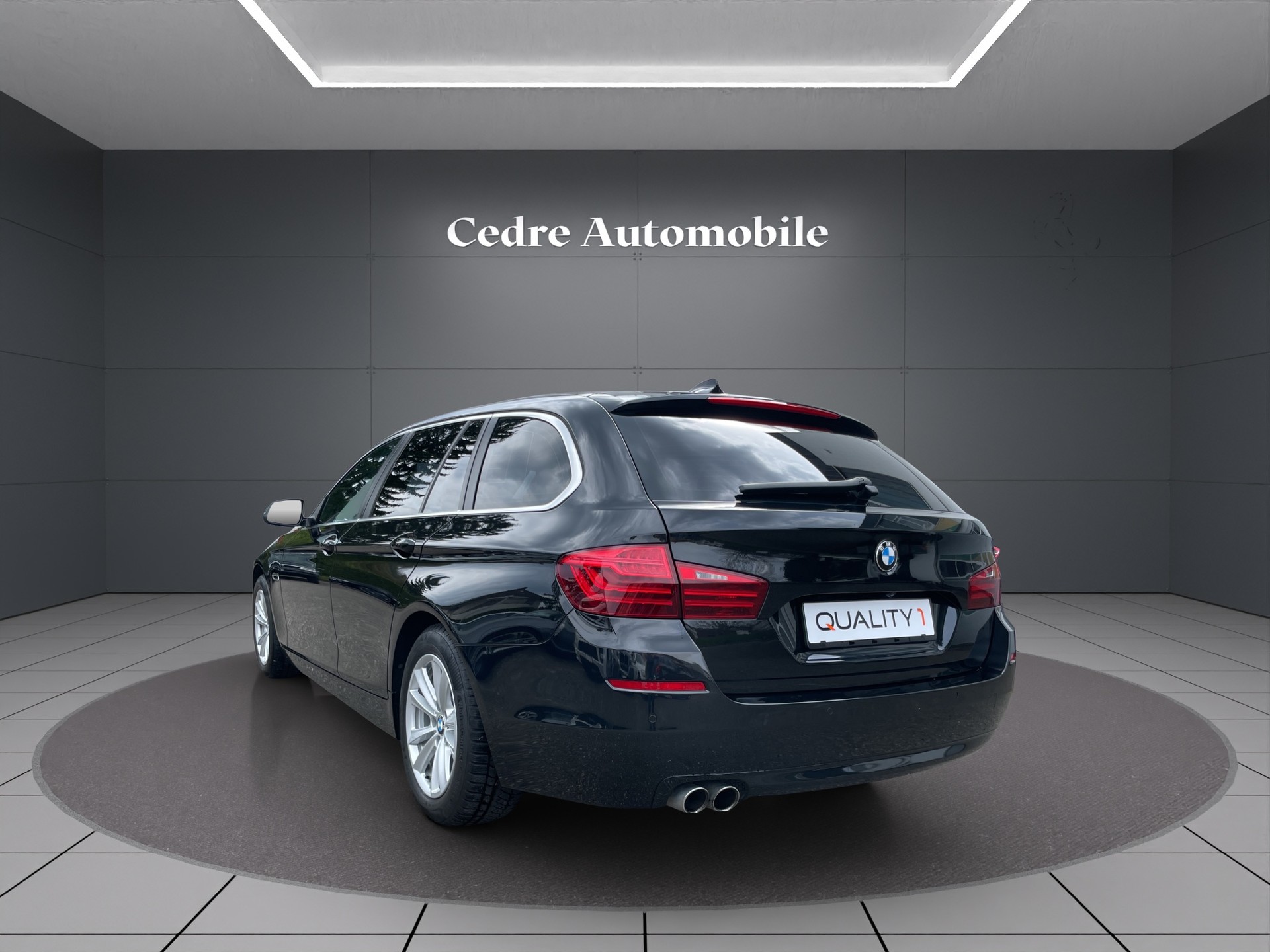 BMW 520d Touring xDrive Steptronic-showroom-element-3