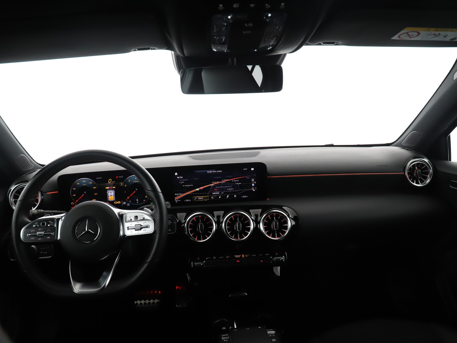 MERCEDES-BENZ A 200 AMG Line-image-11