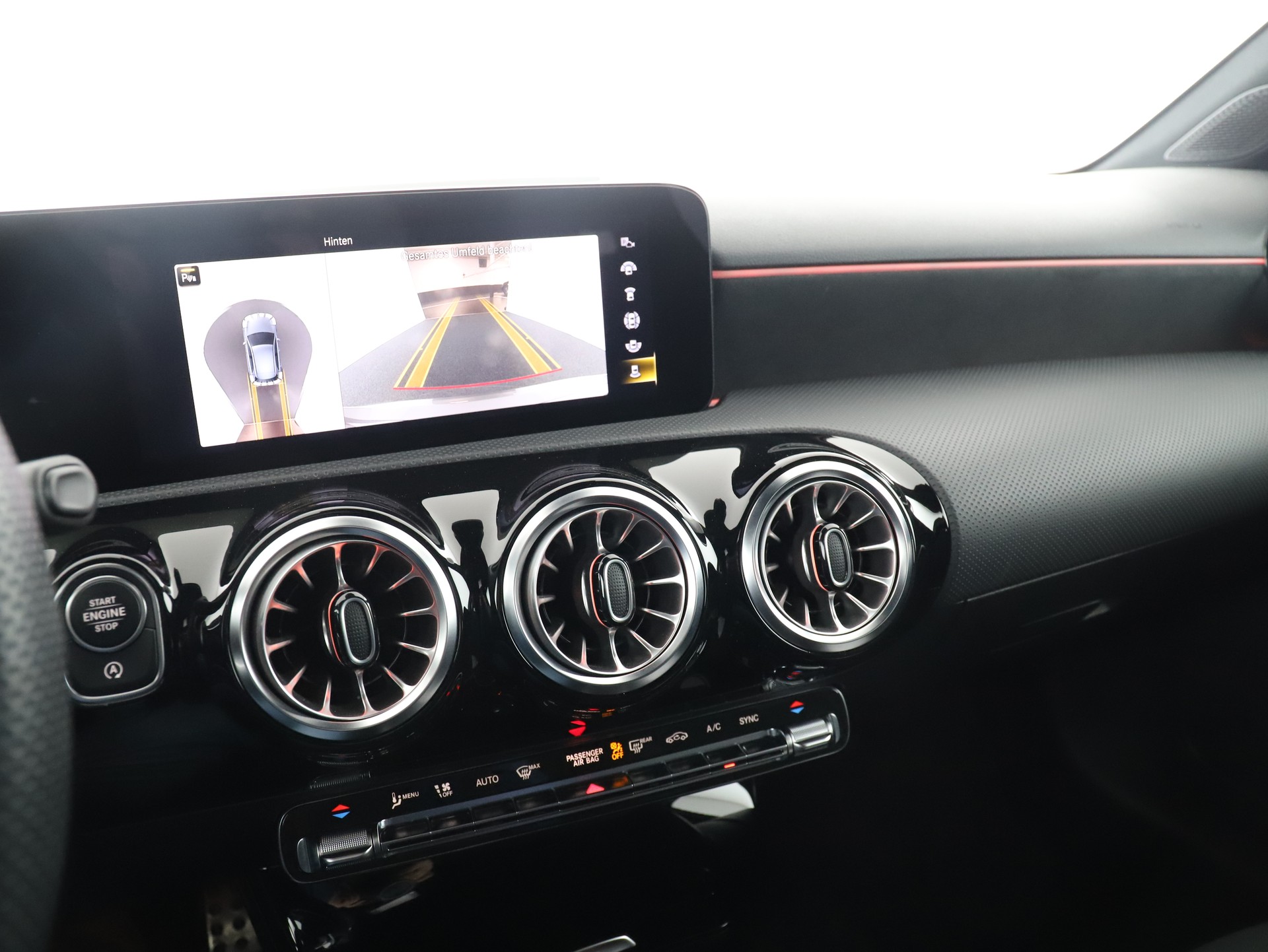 MERCEDES-BENZ A 200 AMG Line-image-14