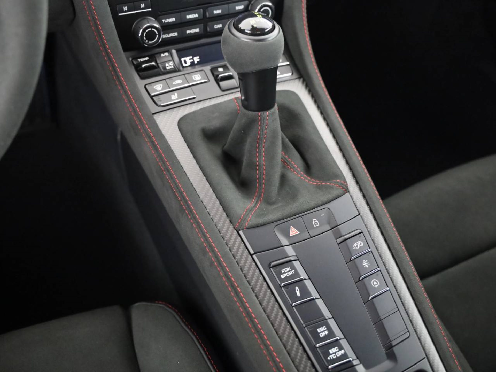 PORSCHE 718 Spyder RS-image-14