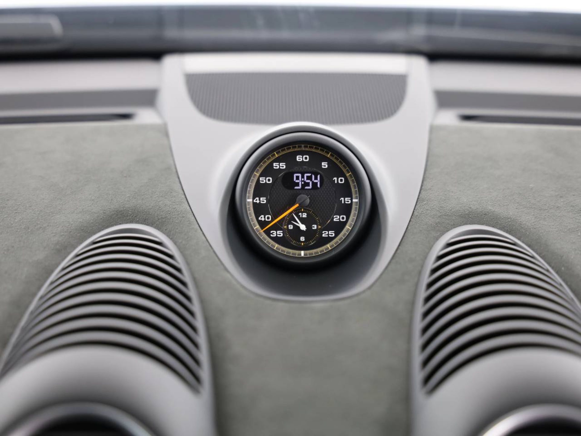 PORSCHE 718 Spyder RS-image-11