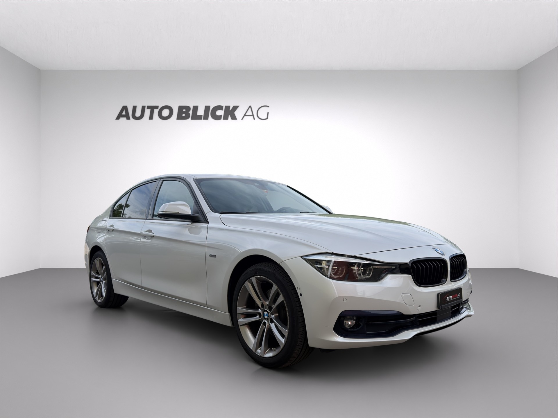 BMW 320d xDrive Edition Sport Line Steptronic-image-1