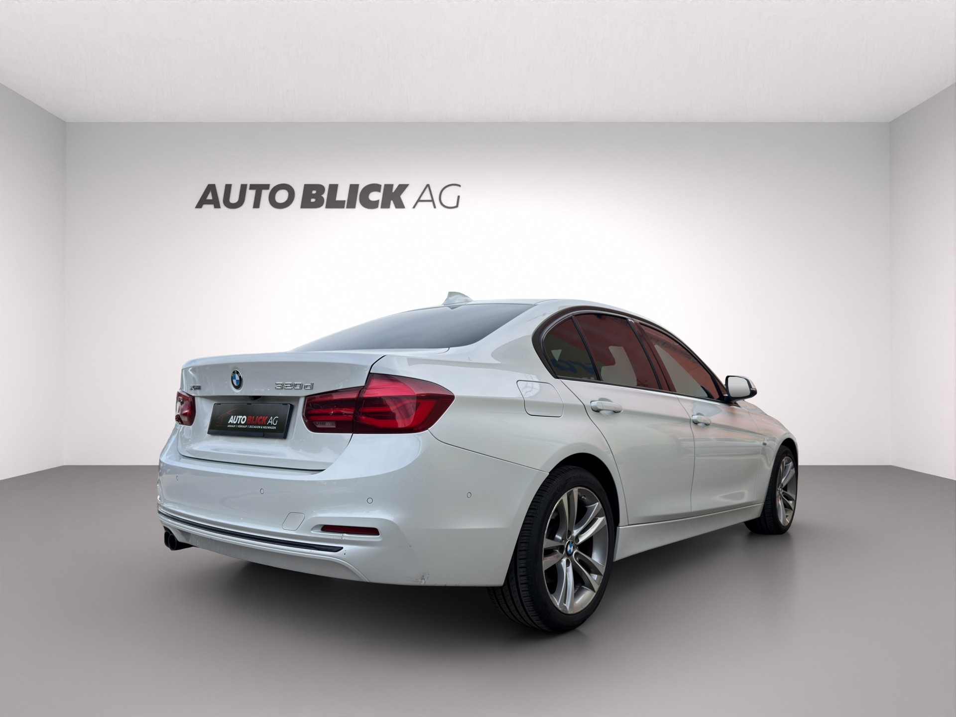 BMW 320d xDrive Edition Sport Line Steptronic-image-5