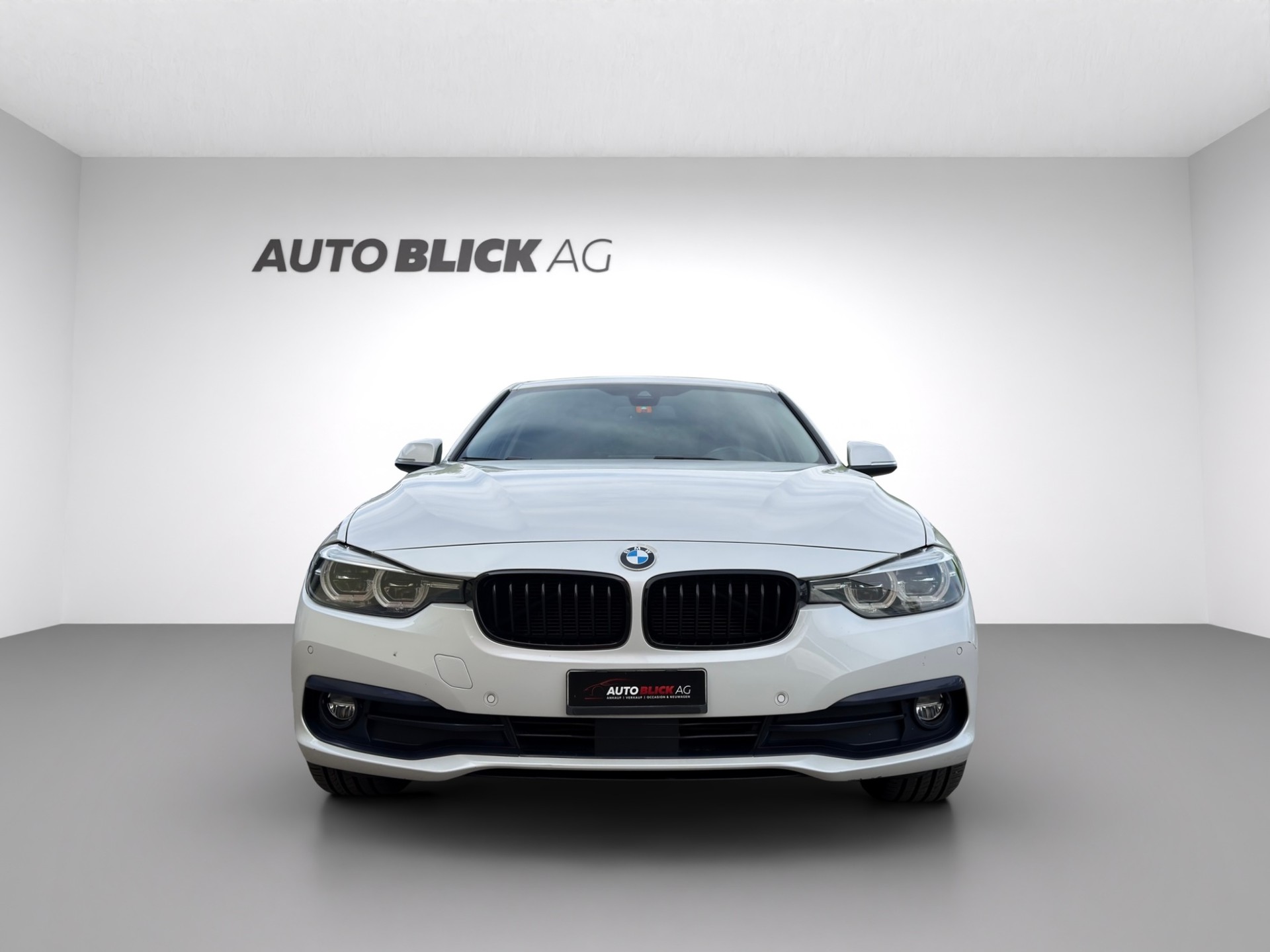 BMW 320d xDrive Edition Sport Line Steptronic-image-2