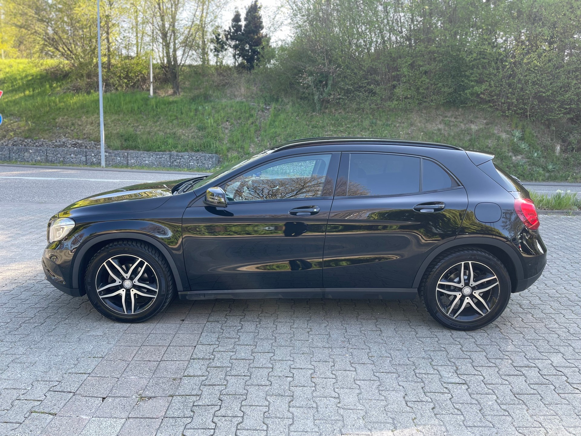 MERCEDES-BENZ GLA 200 Style 7G-DCT-image-3
