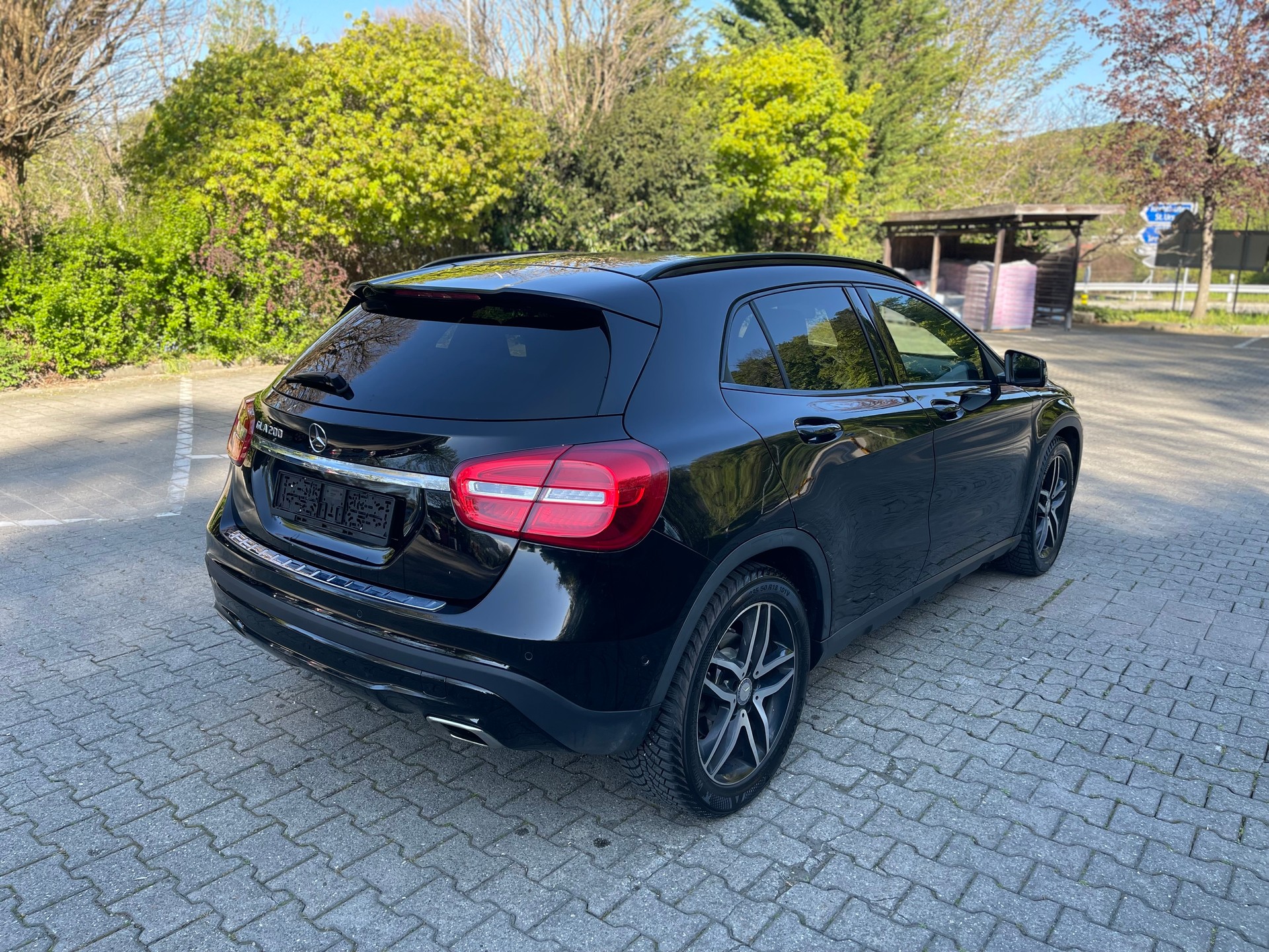 MERCEDES-BENZ GLA 200 Style 7G-DCT-image-7