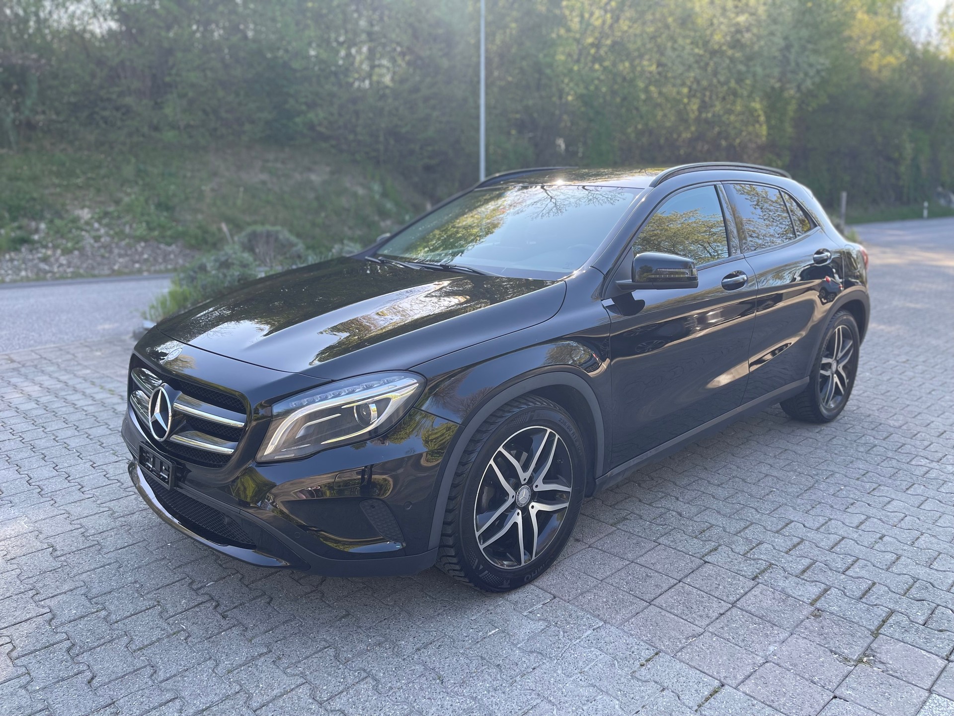 MERCEDES-BENZ GLA 200 Style 7G-DCT
