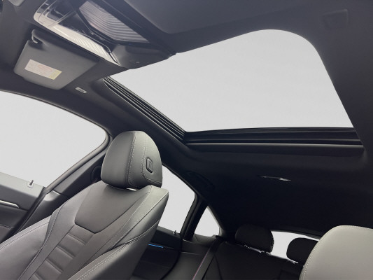 BMW i4 xDrive 40 M Sport Pro-image-12