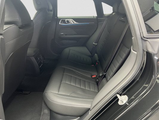 BMW i4 xDrive 40 M Sport Pro-image-9