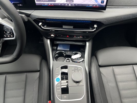 BMW i4 xDrive 40 M Sport Pro-image-11
