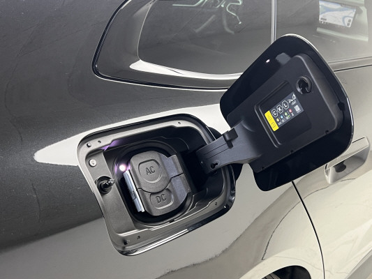 BMW i4 xDrive 40 M Sport Pro-image-14