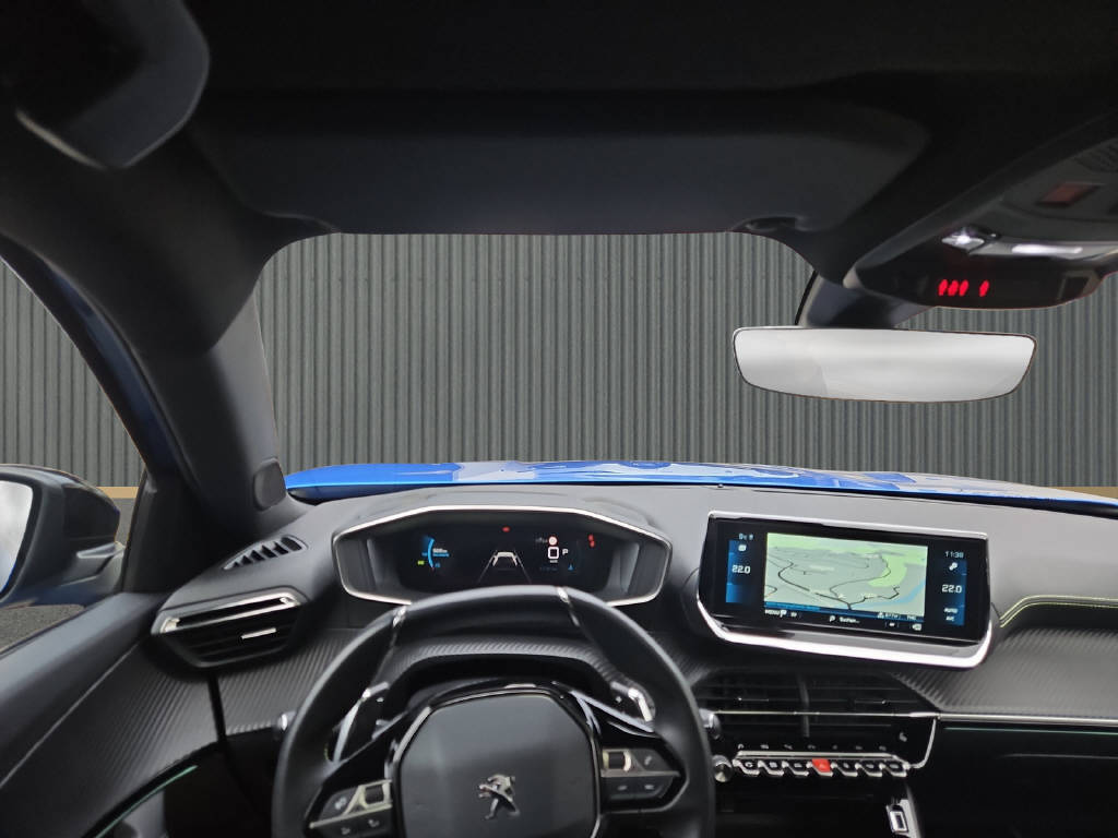 PEUGEOT 2008 1.2 PureTech 130 GT Pack-image-14