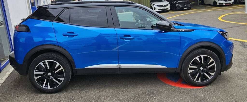 PEUGEOT 2008 1.2 PureTech 130 GT Pack-image-8